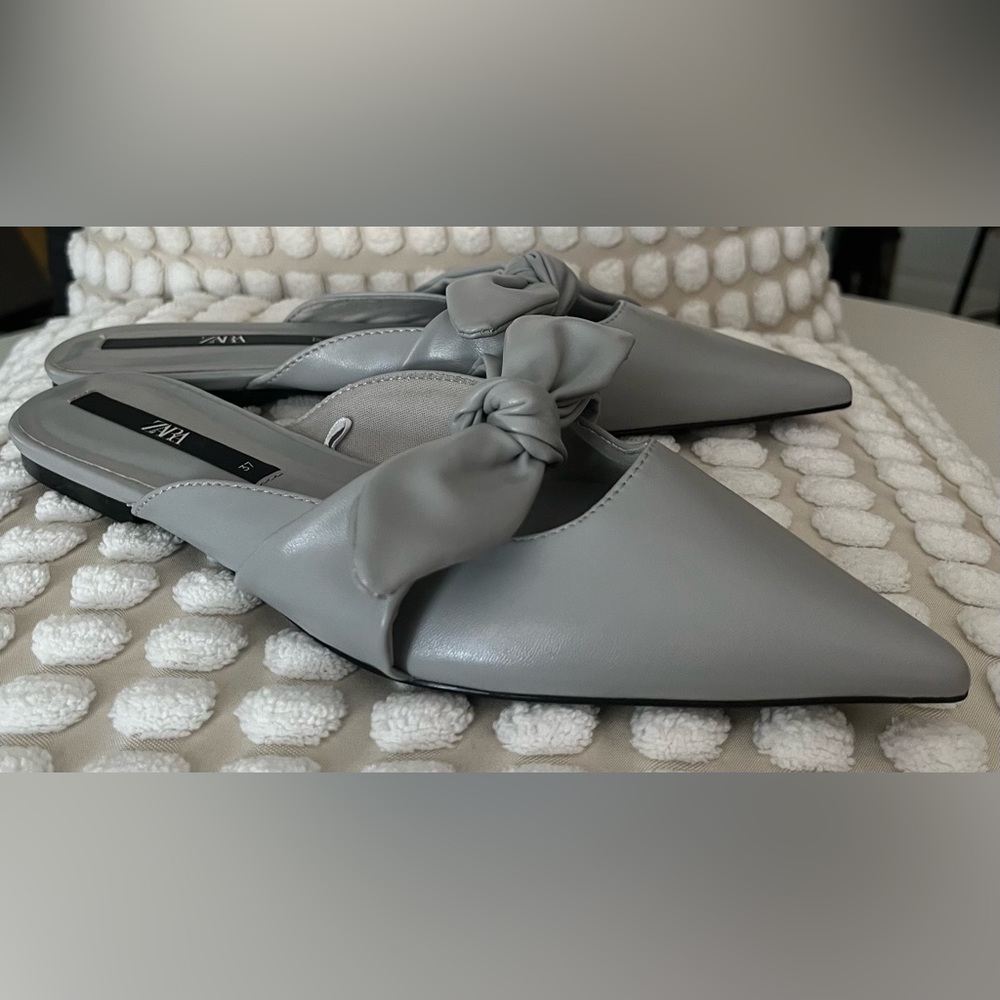 Zara Flat Mules with Bow NWOT